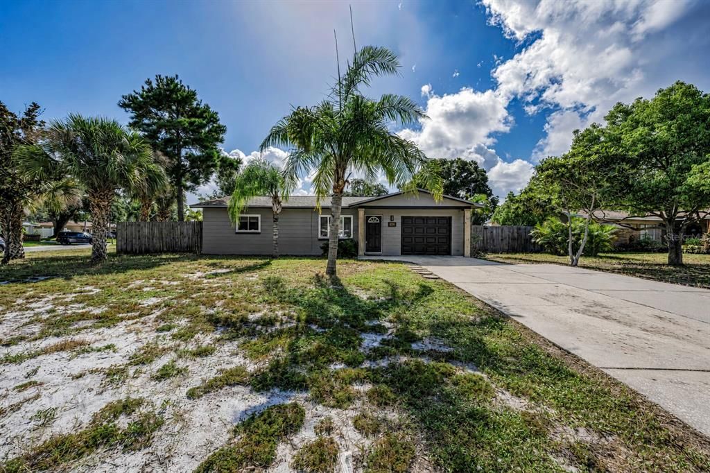 For Rent: $2,400 (2 beds, 2 baths, 1092 Square Feet)