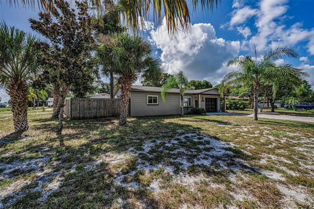 For Rent: $2,400 (2 beds, 2 baths, 1092 Square Feet)