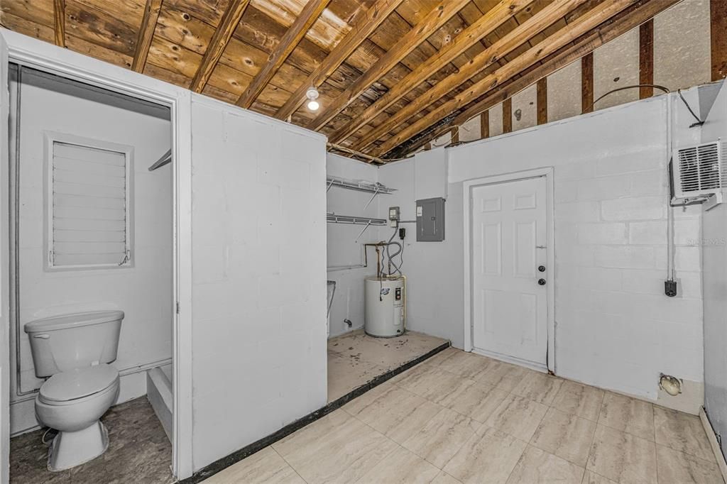For Rent: $2,400 (2 beds, 2 baths, 1092 Square Feet)