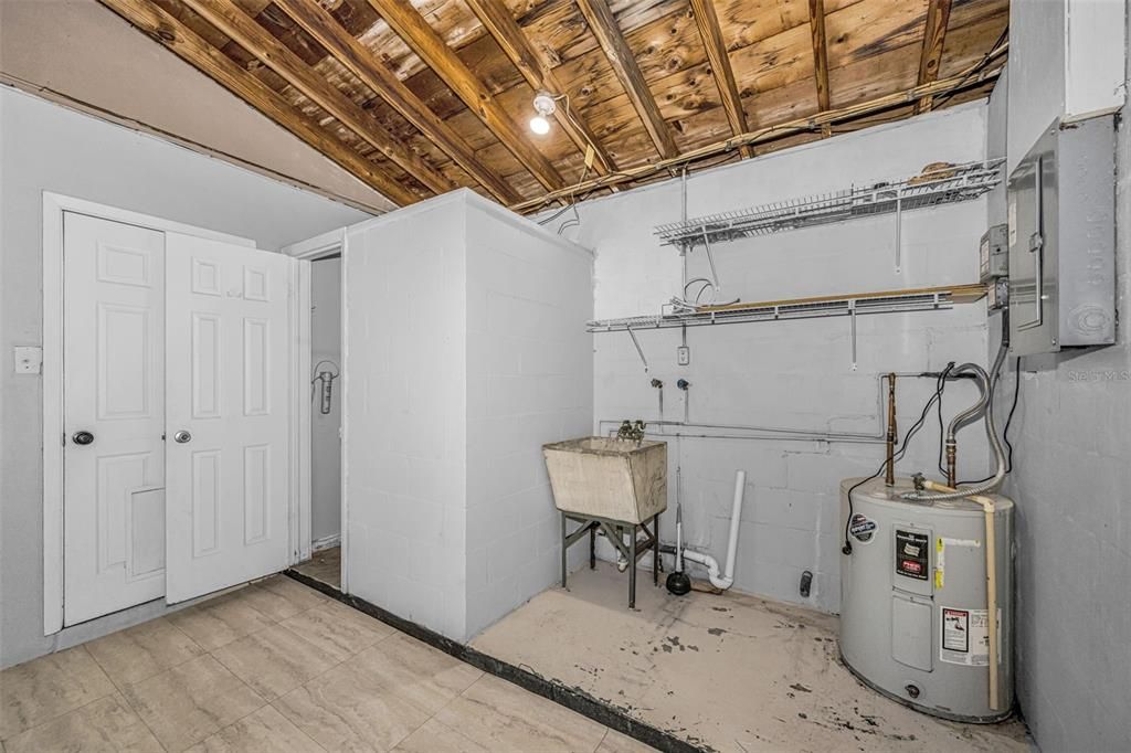 For Rent: $2,400 (2 beds, 2 baths, 1092 Square Feet)