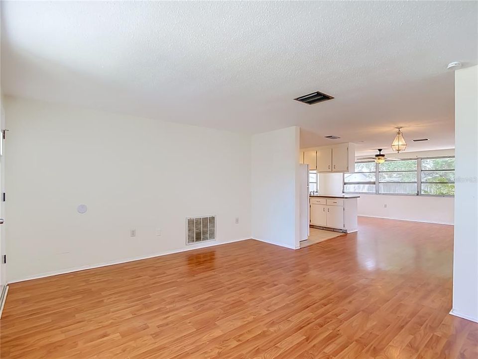 En Venta: $200,000 (2 camas, 2 baños, 1150 Pies cuadrados)