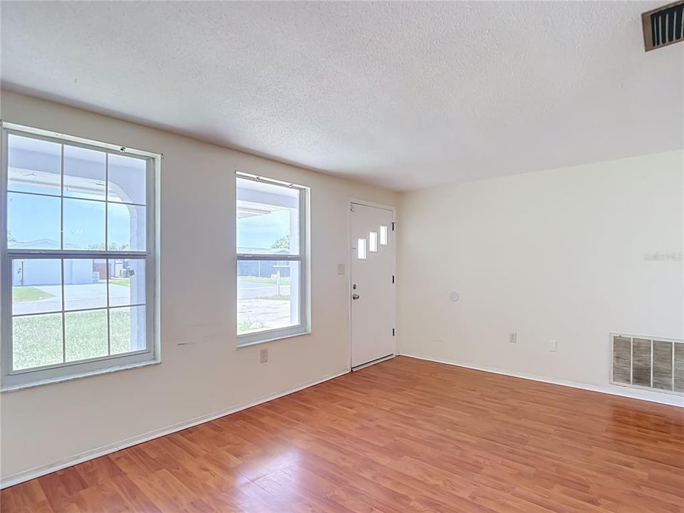 En Venta: $200,000 (2 camas, 2 baños, 1150 Pies cuadrados)