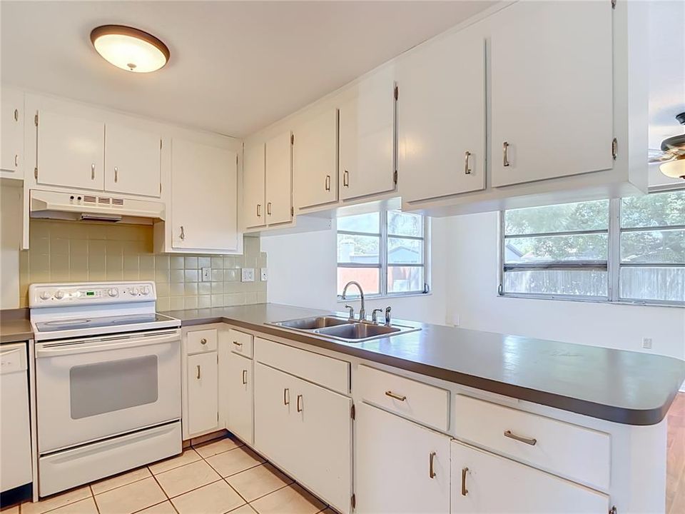 En Venta: $200,000 (2 camas, 2 baños, 1150 Pies cuadrados)
