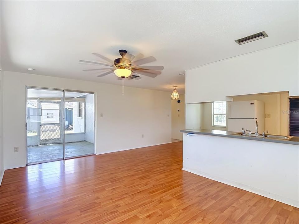 En Venta: $200,000 (2 camas, 2 baños, 1150 Pies cuadrados)
