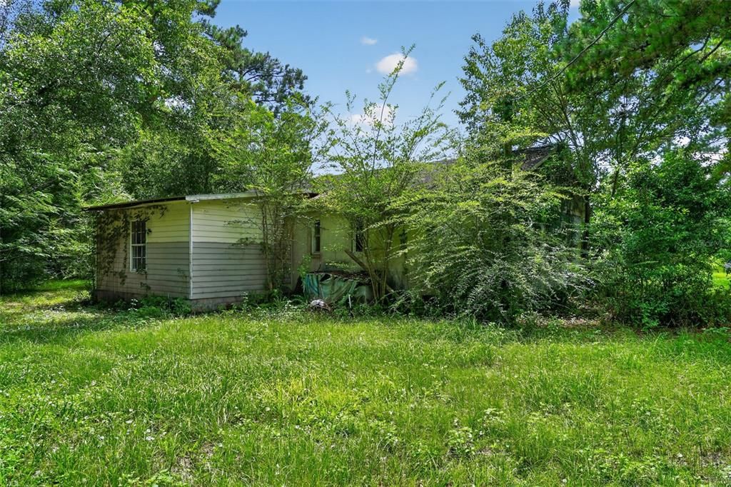 For Sale: $75,000 (3 beds, 1 baths, 1120 Square Feet)