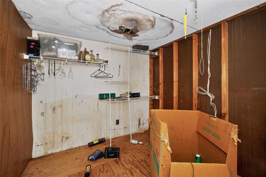 For Sale: $75,000 (3 beds, 1 baths, 1120 Square Feet)