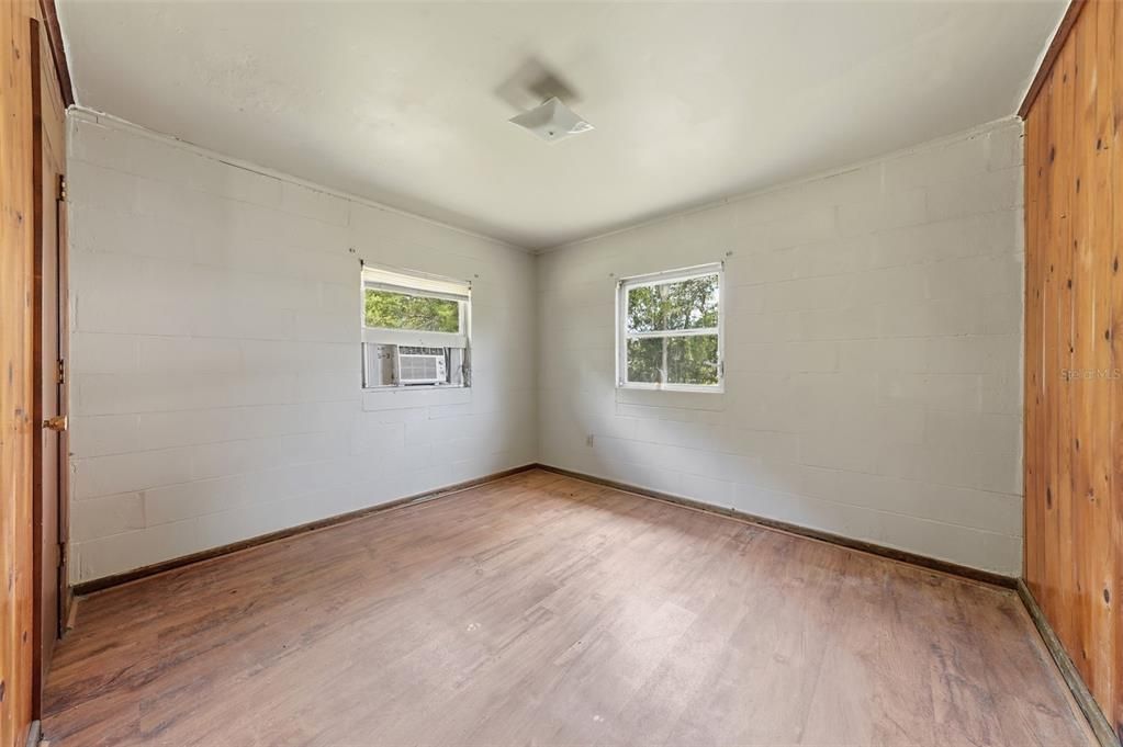 For Sale: $165,000 (2 beds, 1 baths, 768 Square Feet)