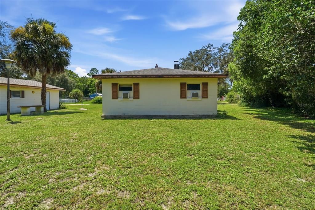 For Sale: $165,000 (2 beds, 1 baths, 768 Square Feet)
