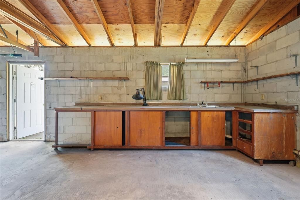 For Sale: $165,000 (2 beds, 1 baths, 768 Square Feet)