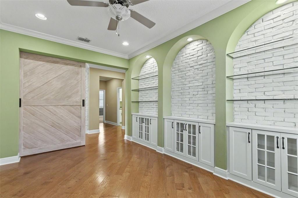 For Sale: $574,900 (3 beds, 4 baths, 2951 Square Feet)