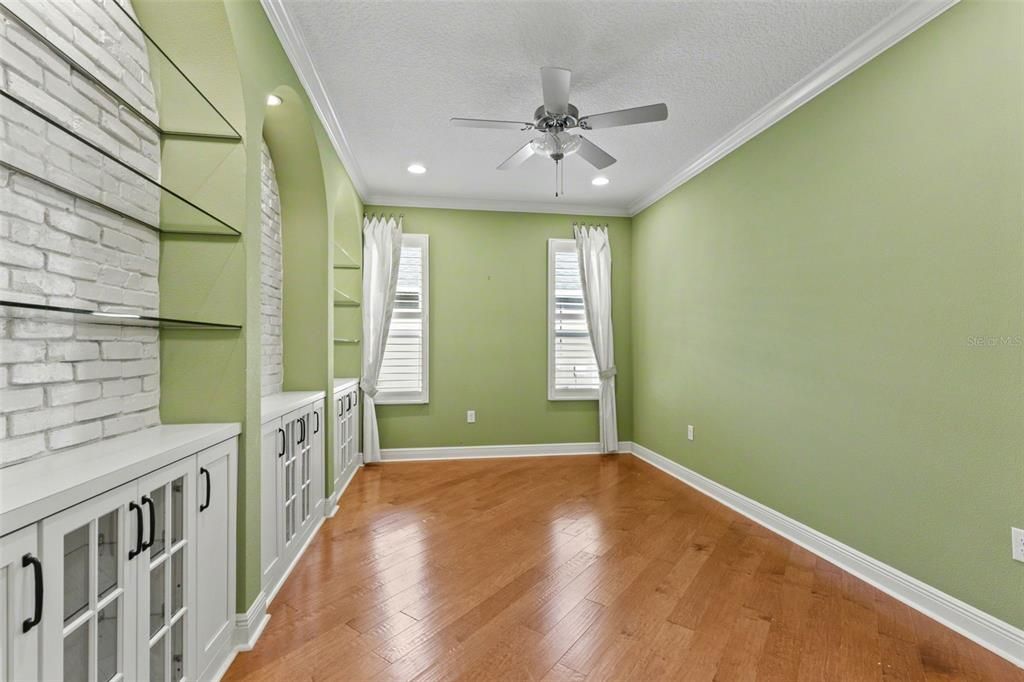 For Sale: $574,900 (3 beds, 4 baths, 2951 Square Feet)