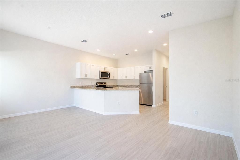 For Rent: $2,200 (3 beds, 2 baths, 1548 Square Feet)