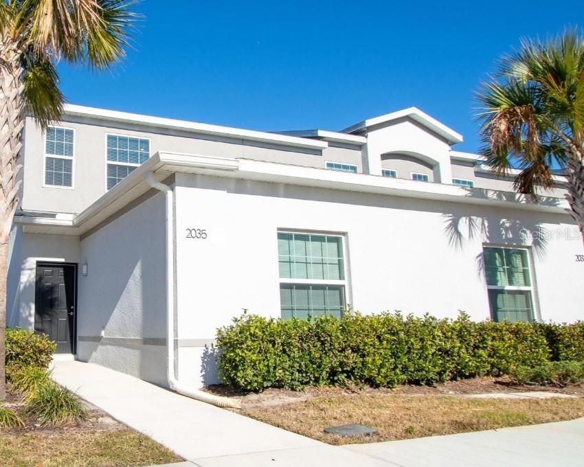 For Rent: $2,200 (3 beds, 2 baths, 1548 Square Feet)