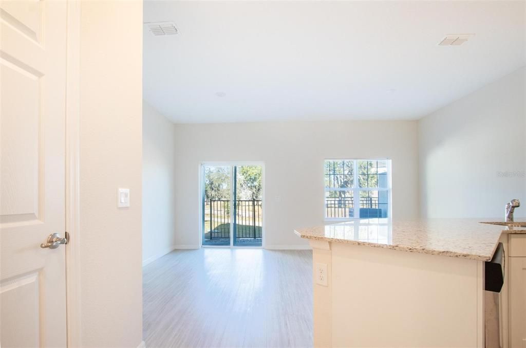 For Rent: $2,200 (3 beds, 2 baths, 1548 Square Feet)