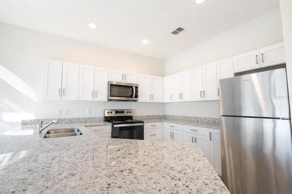 For Rent: $2,200 (3 beds, 2 baths, 1548 Square Feet)
