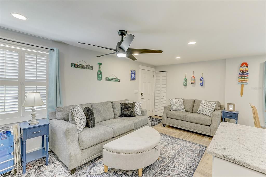 For Rent: $1,800 (2 beds, 2 baths, 900 Square Feet)