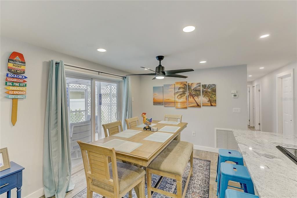 For Rent: $1,800 (2 beds, 2 baths, 900 Square Feet)