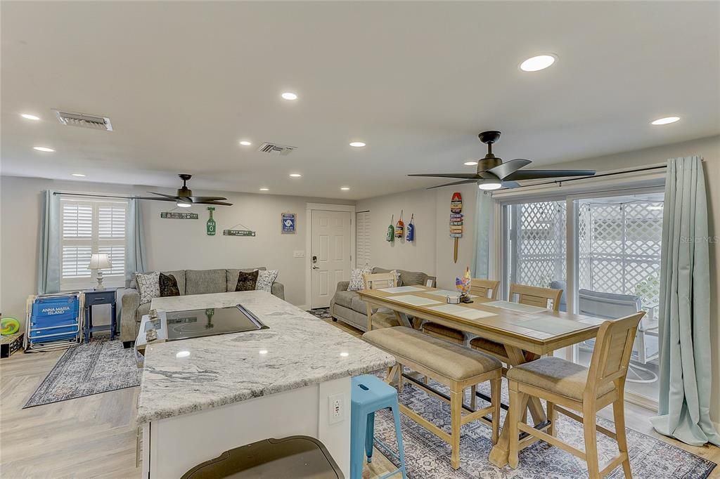 For Rent: $1,800 (2 beds, 2 baths, 900 Square Feet)