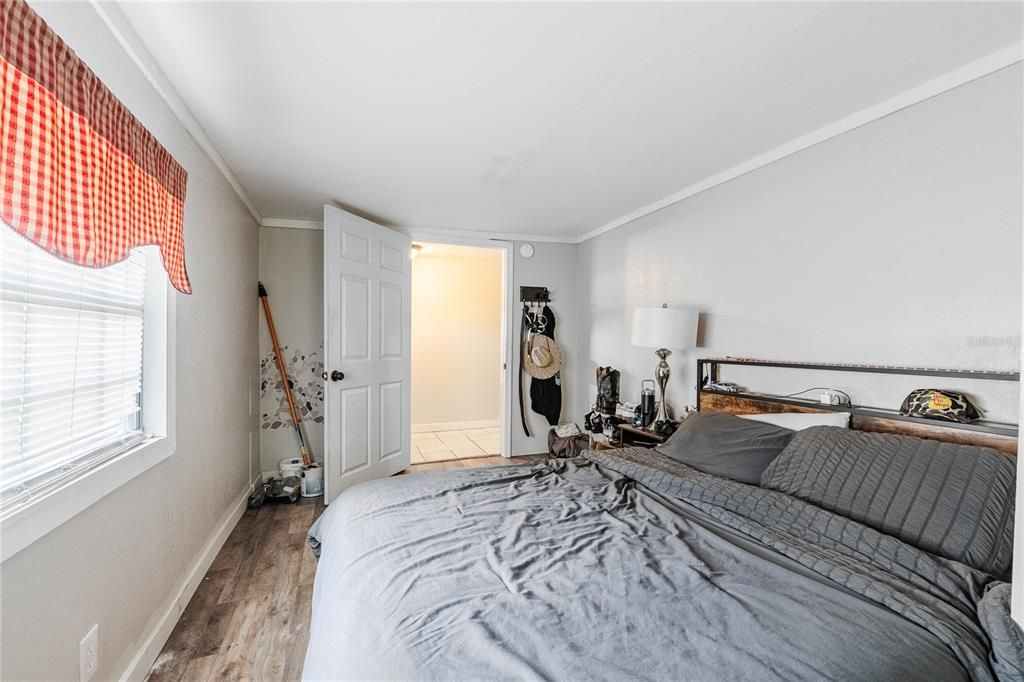 For Sale: $190,000 (3 beds, 2 baths, 1372 Square Feet)