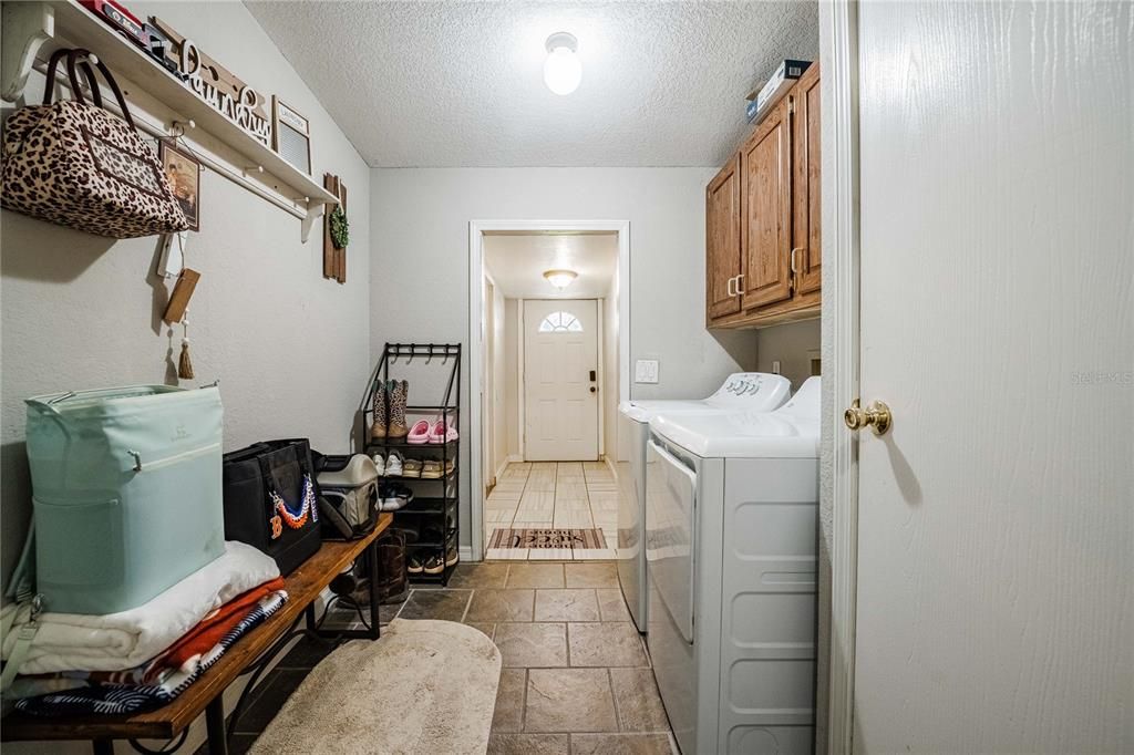 For Sale: $190,000 (3 beds, 2 baths, 1372 Square Feet)