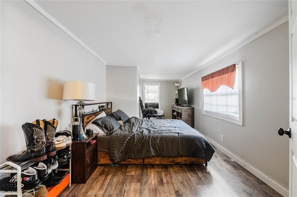 For Sale: $190,000 (3 beds, 2 baths, 1372 Square Feet)