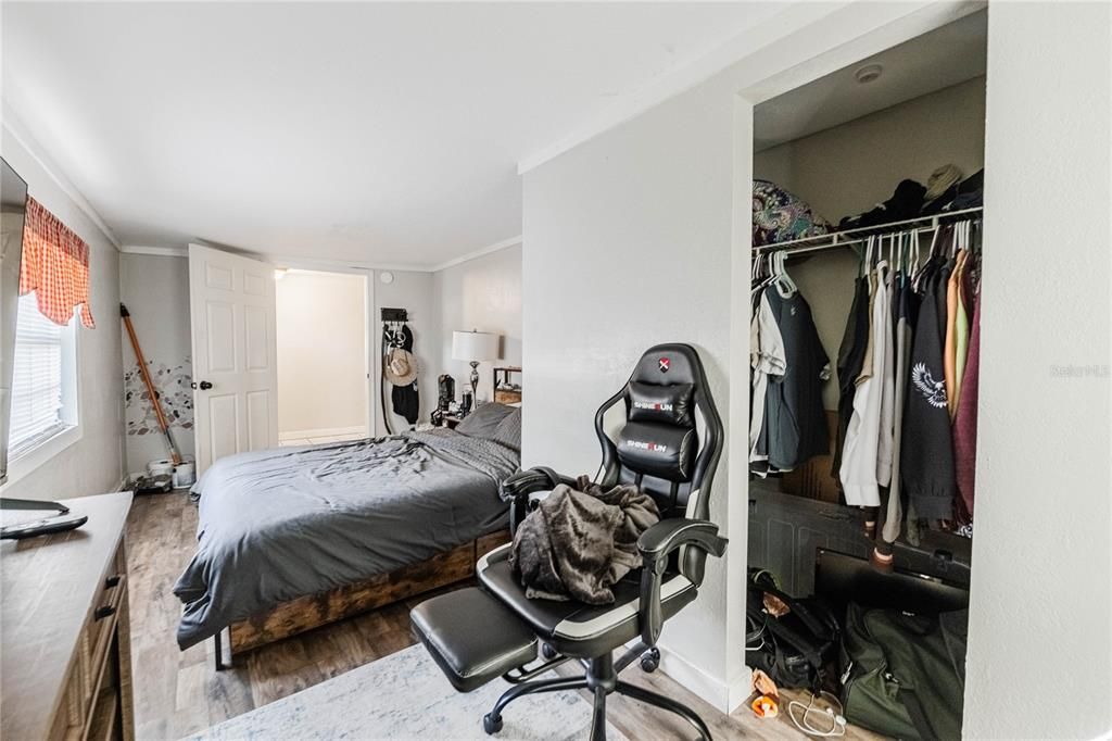 For Sale: $190,000 (3 beds, 2 baths, 1372 Square Feet)