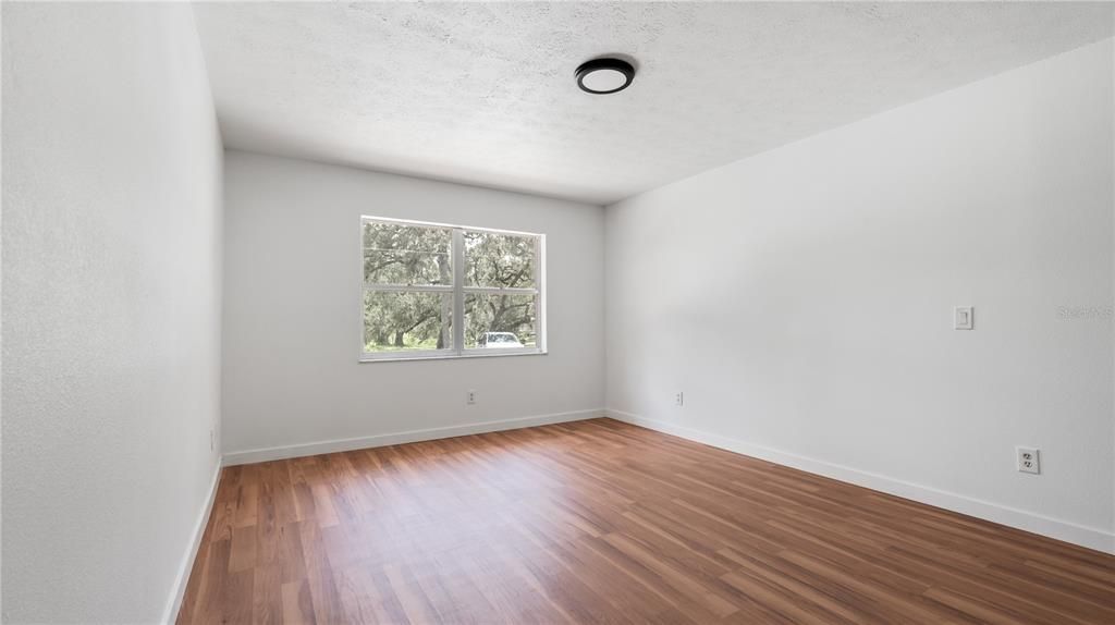 For Sale: $260,000 (4 beds, 2 baths, 1388 Square Feet)