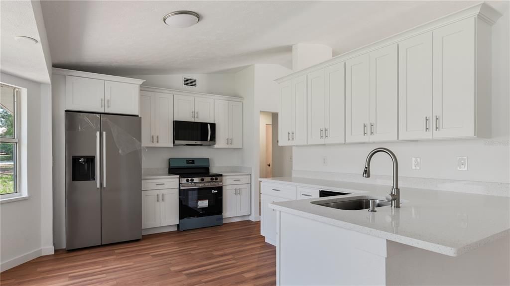 For Sale: $260,000 (4 beds, 2 baths, 1388 Square Feet)