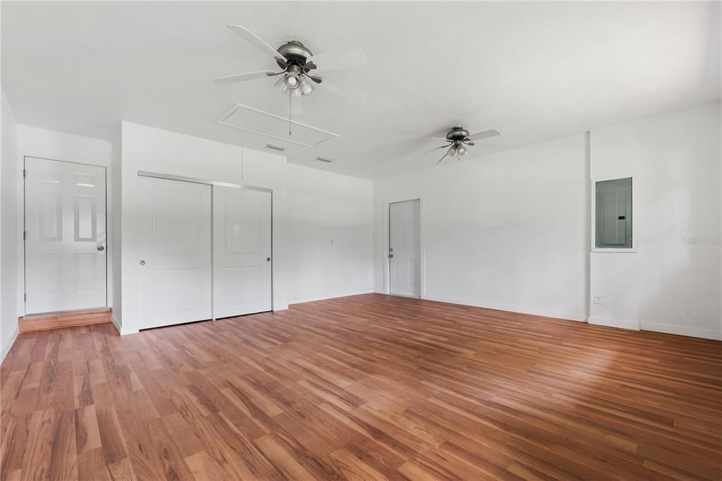 For Sale: $260,000 (4 beds, 2 baths, 1388 Square Feet)