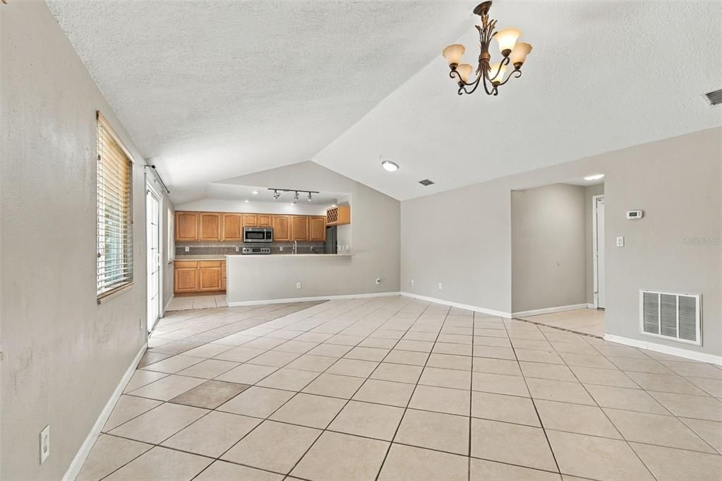 En Venta: $557,700 (4 camas, 3 baños, 1762 Pies cuadrados)