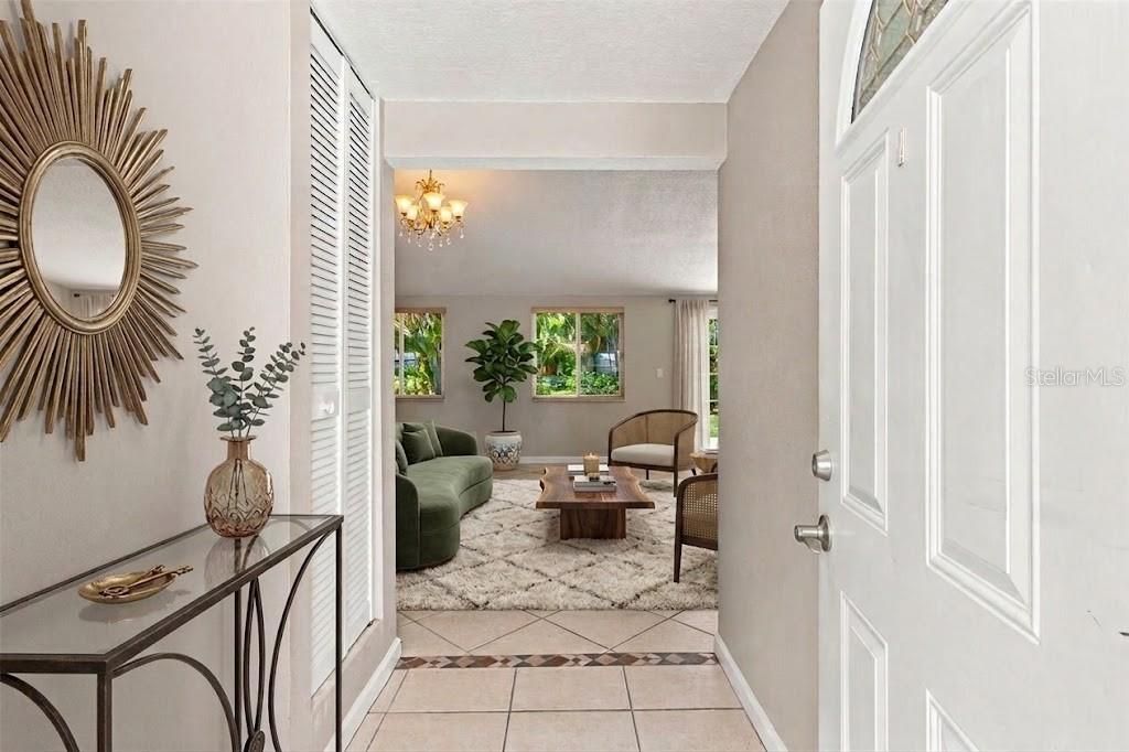 En Venta: $557,700 (4 camas, 3 baños, 1762 Pies cuadrados)