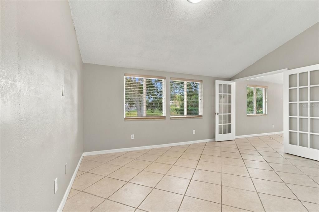En Venta: $557,700 (4 camas, 3 baños, 1762 Pies cuadrados)