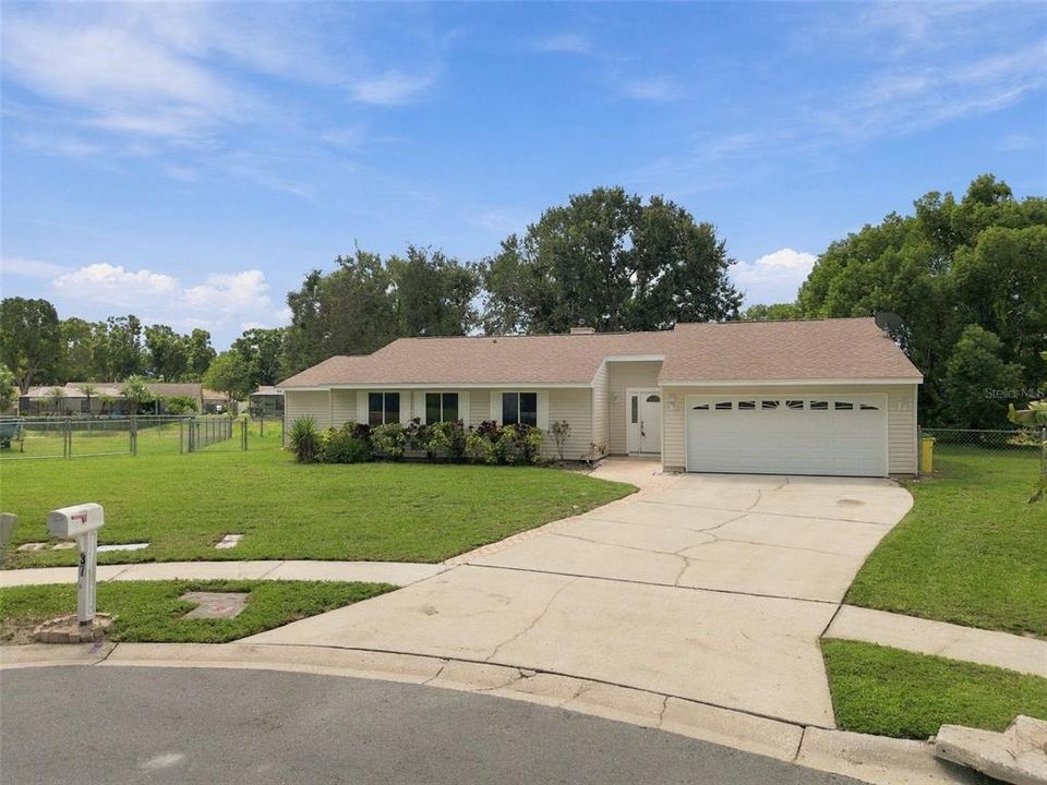En Venta: $557,700 (4 camas, 3 baños, 1762 Pies cuadrados)