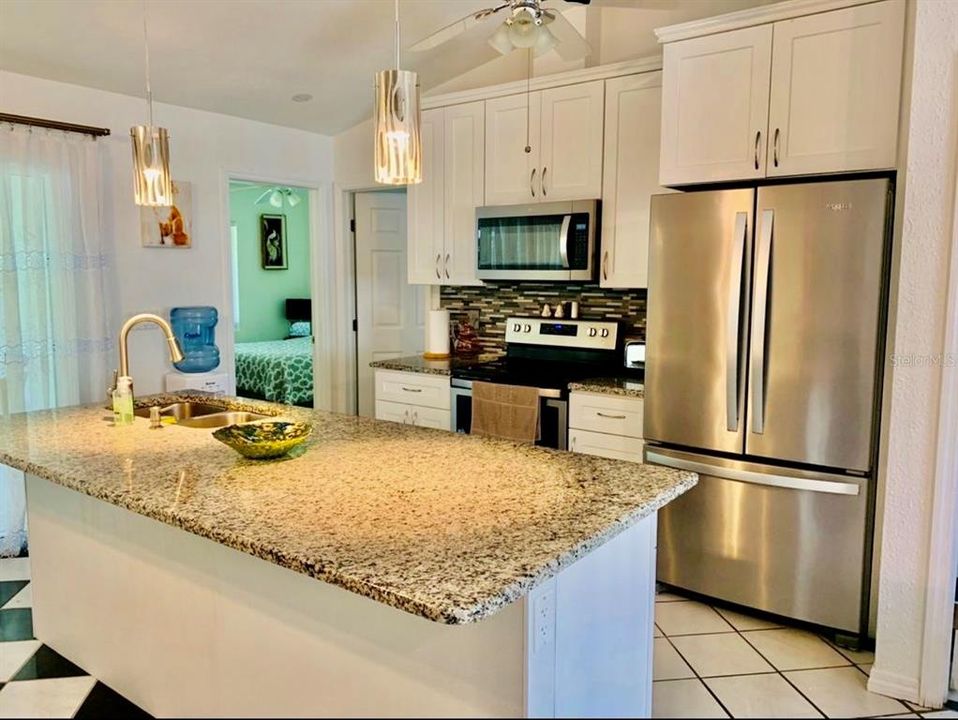 For Rent: $2,200 (3 beds, 2 baths, 1203 Square Feet)