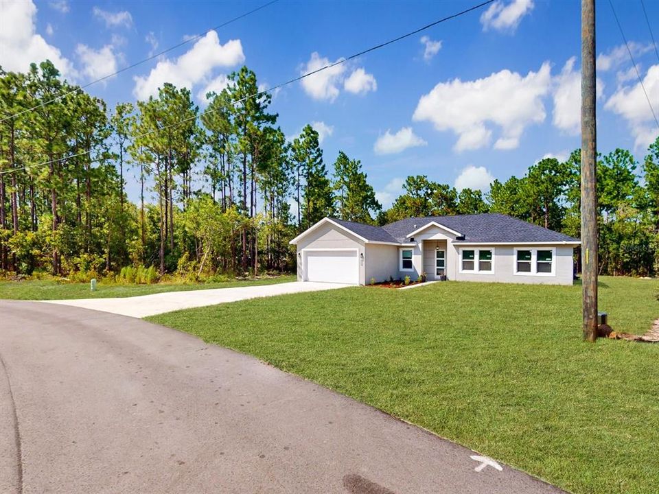 For Sale: $359,000 (3 beds, 2 baths, 1612 Square Feet)