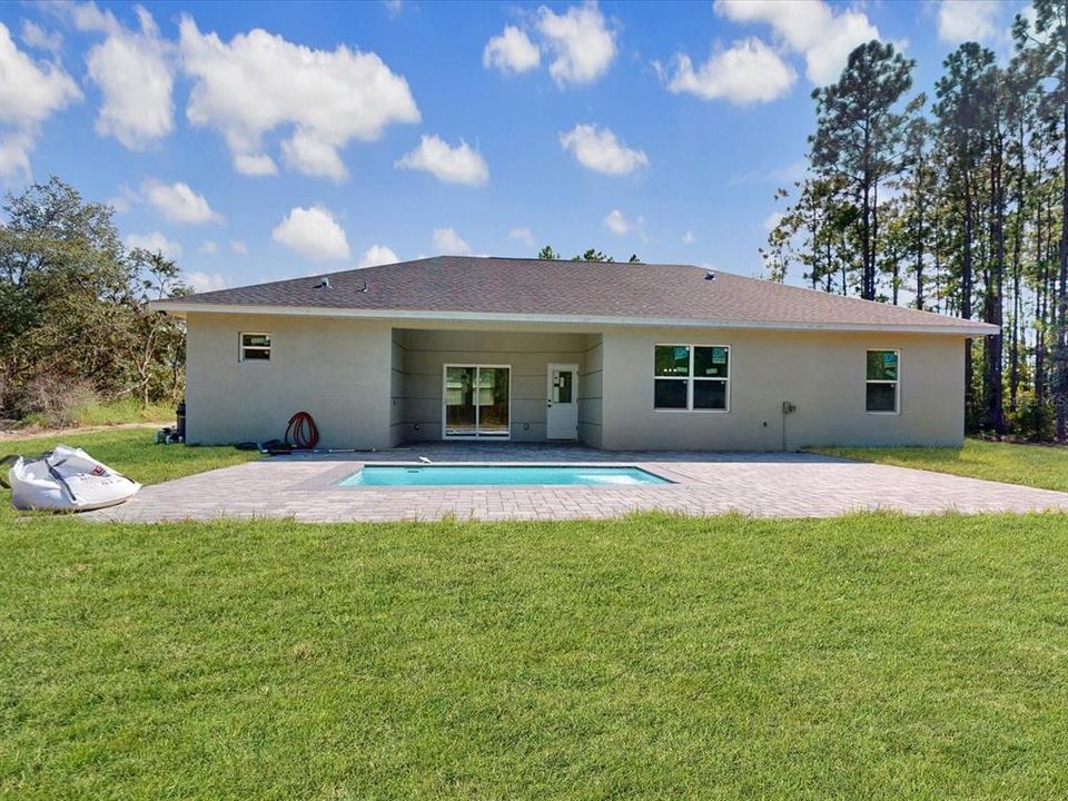 For Sale: $359,000 (3 beds, 2 baths, 1612 Square Feet)