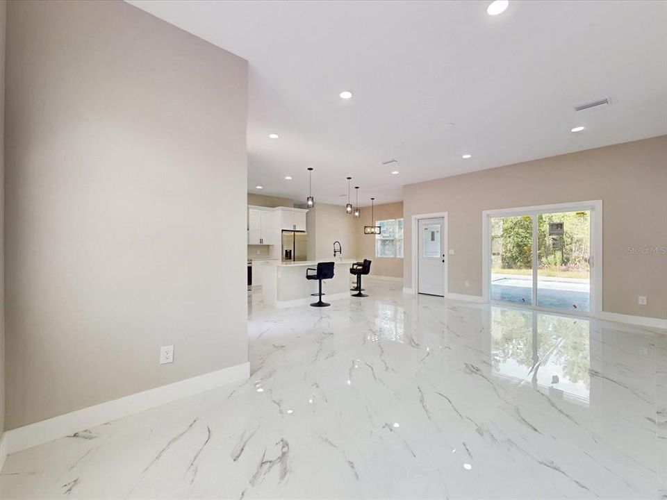 For Sale: $359,000 (3 beds, 2 baths, 1612 Square Feet)