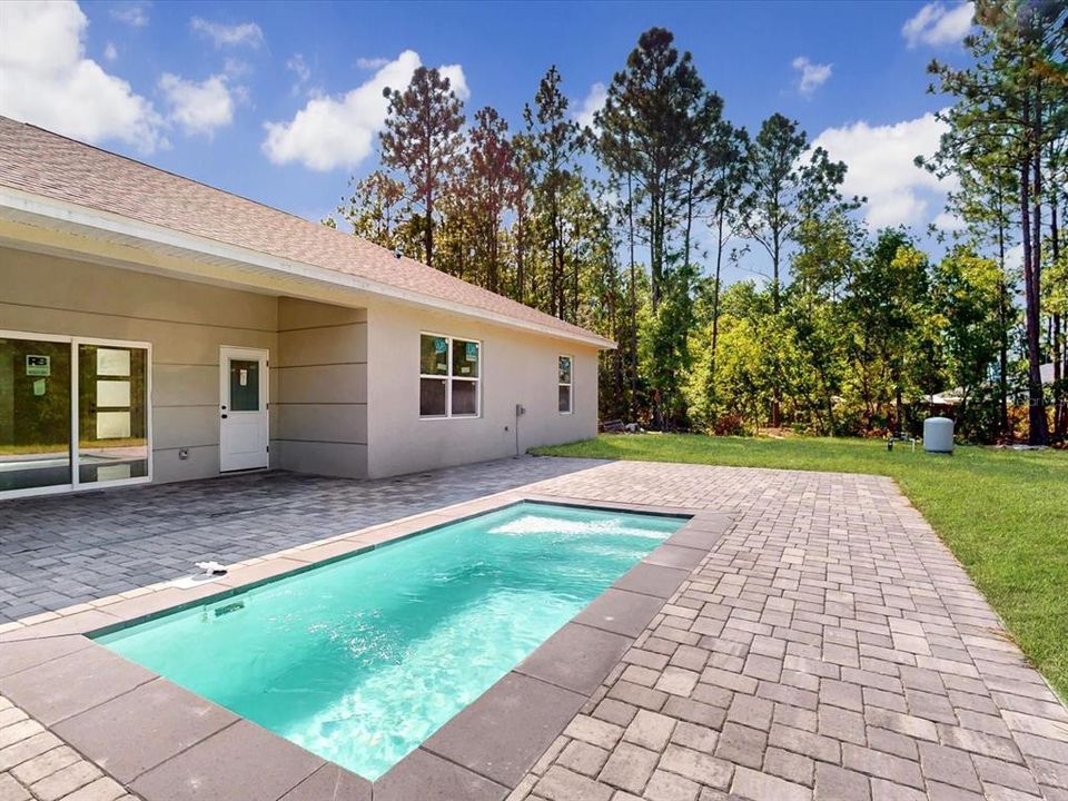 For Sale: $359,000 (3 beds, 2 baths, 1612 Square Feet)