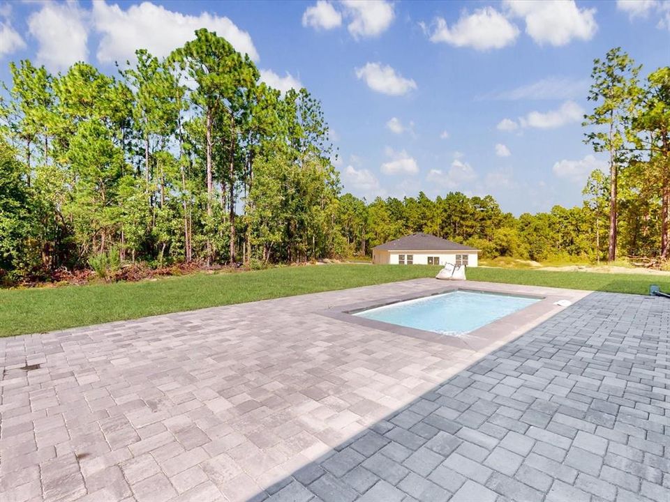 For Sale: $359,000 (3 beds, 2 baths, 1612 Square Feet)