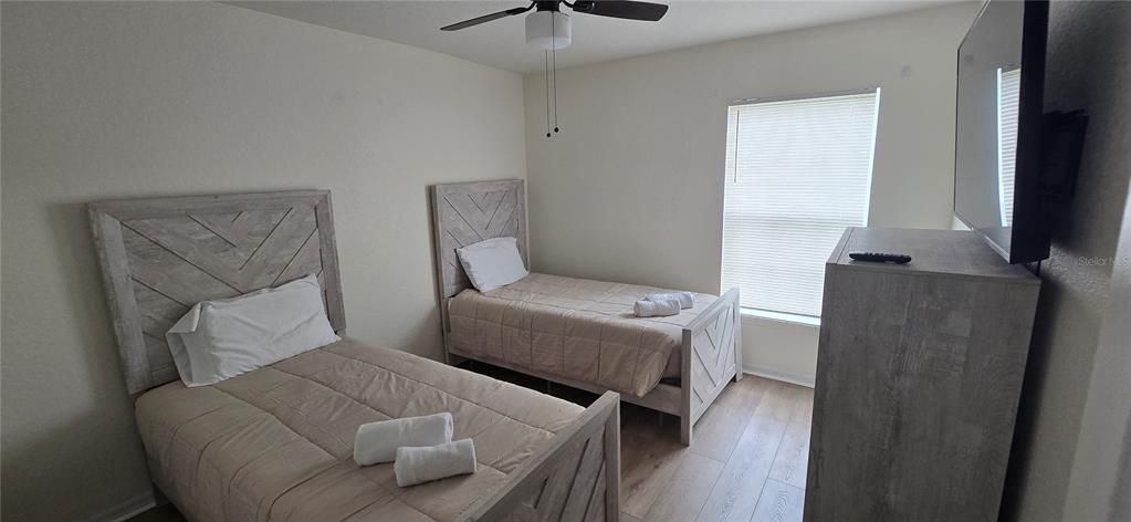 For Rent: $2,300 (3 beds, 3 baths, 1512 Square Feet)