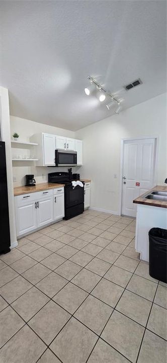 For Rent: $2,300 (3 beds, 3 baths, 1512 Square Feet)