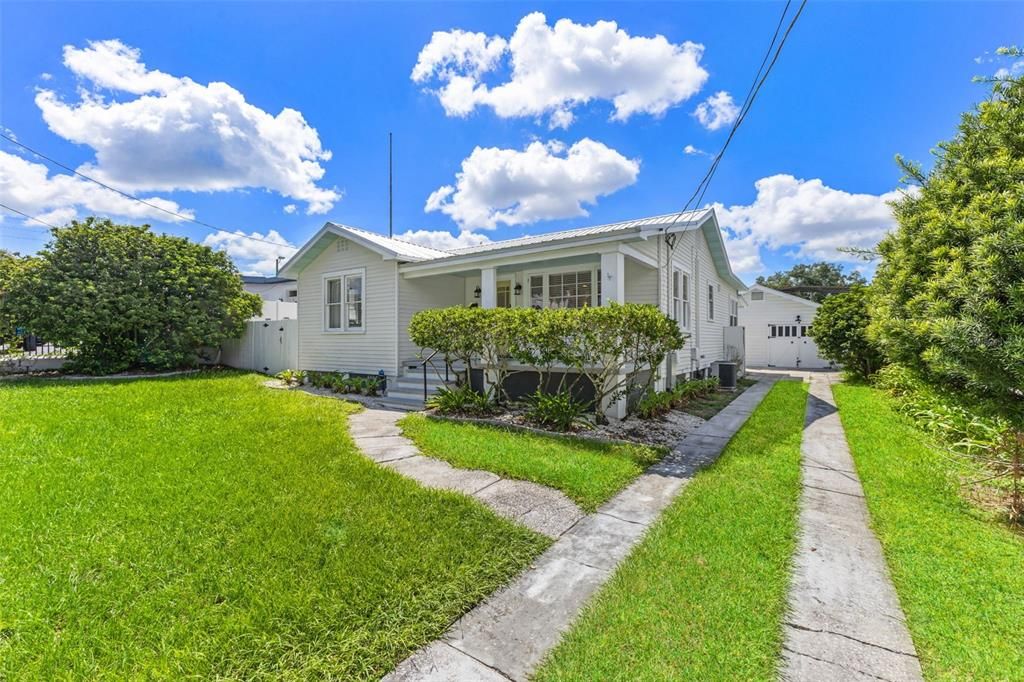 For Sale: $499,999 (3 beds, 2 baths, 1264 Square Feet)