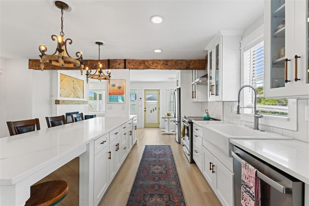 For Sale: $499,999 (3 beds, 2 baths, 1264 Square Feet)