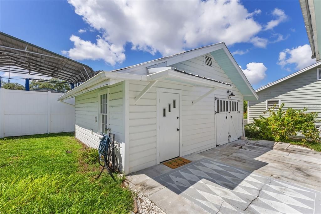 For Sale: $499,999 (3 beds, 2 baths, 1264 Square Feet)