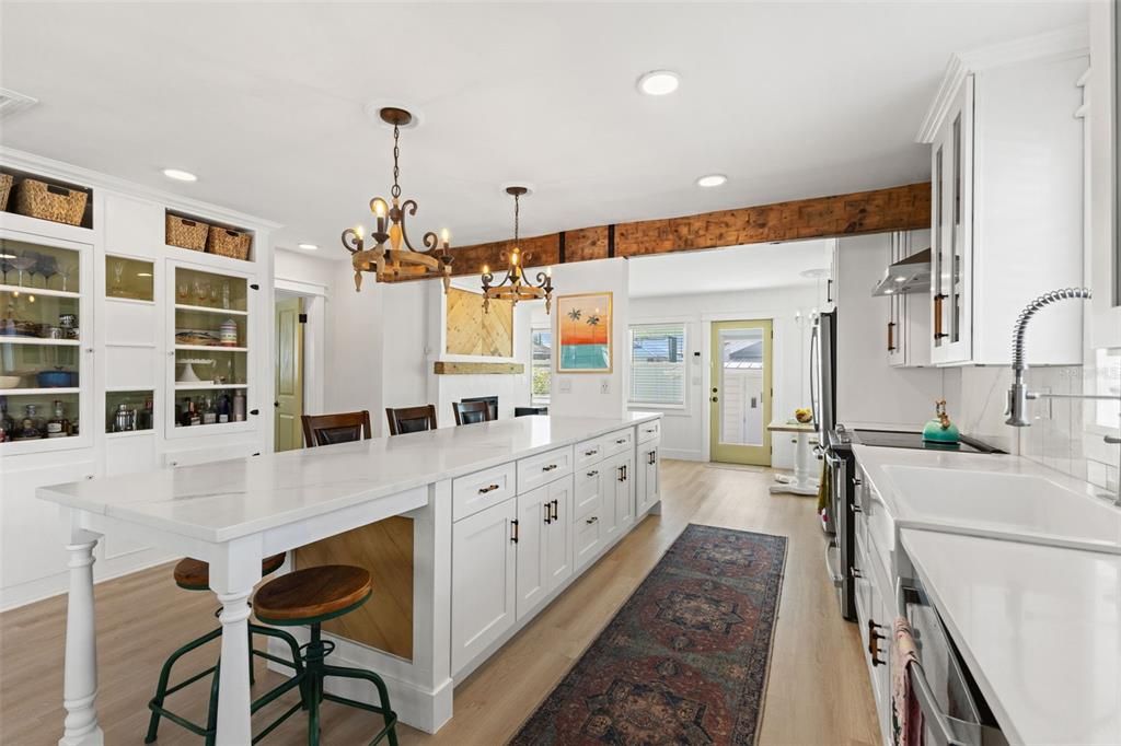 For Sale: $499,999 (3 beds, 2 baths, 1264 Square Feet)
