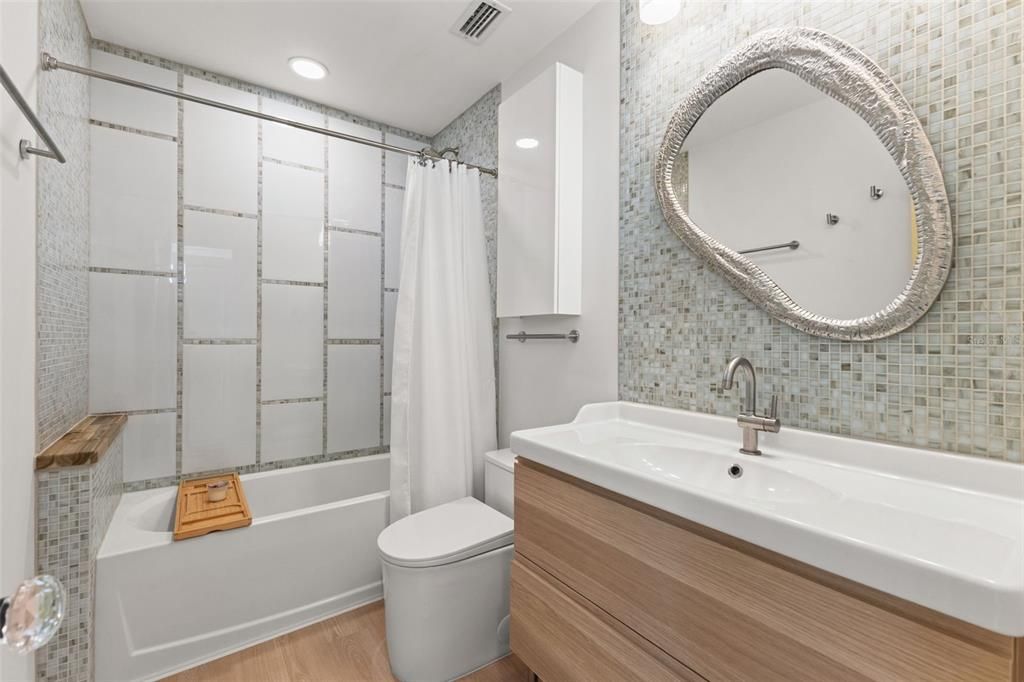 For Sale: $499,999 (3 beds, 2 baths, 1264 Square Feet)