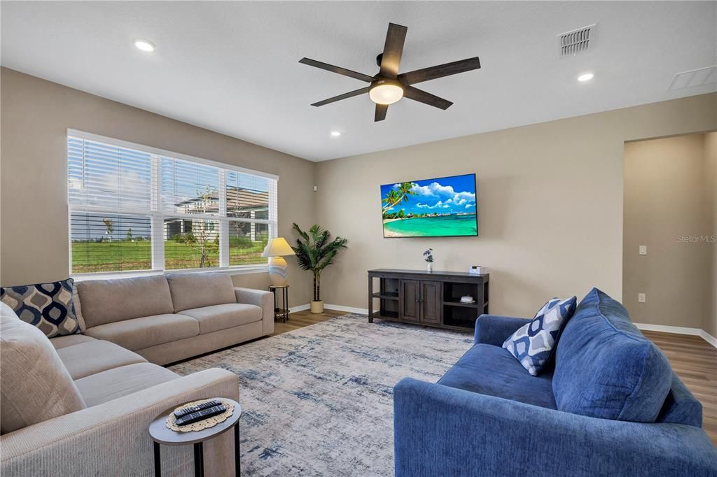 For Sale: $430,000 (4 beds, 2 baths, 1850 Square Feet)