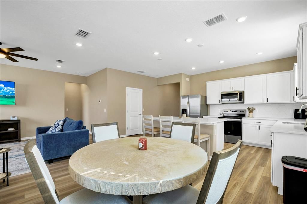 For Sale: $430,000 (4 beds, 2 baths, 1850 Square Feet)