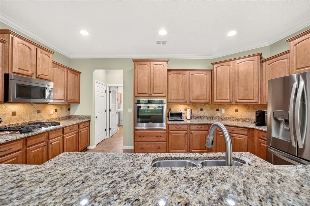 For Sale: $399,900 (3 beds, 2 baths, 2330 Square Feet)