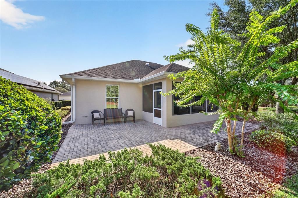 For Sale: $399,900 (3 beds, 2 baths, 2330 Square Feet)
